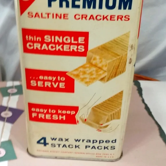 Vintage 1969 Metal Canister Nabisco Premium Saltine Crackers Tin Box - Picture 5 of 16